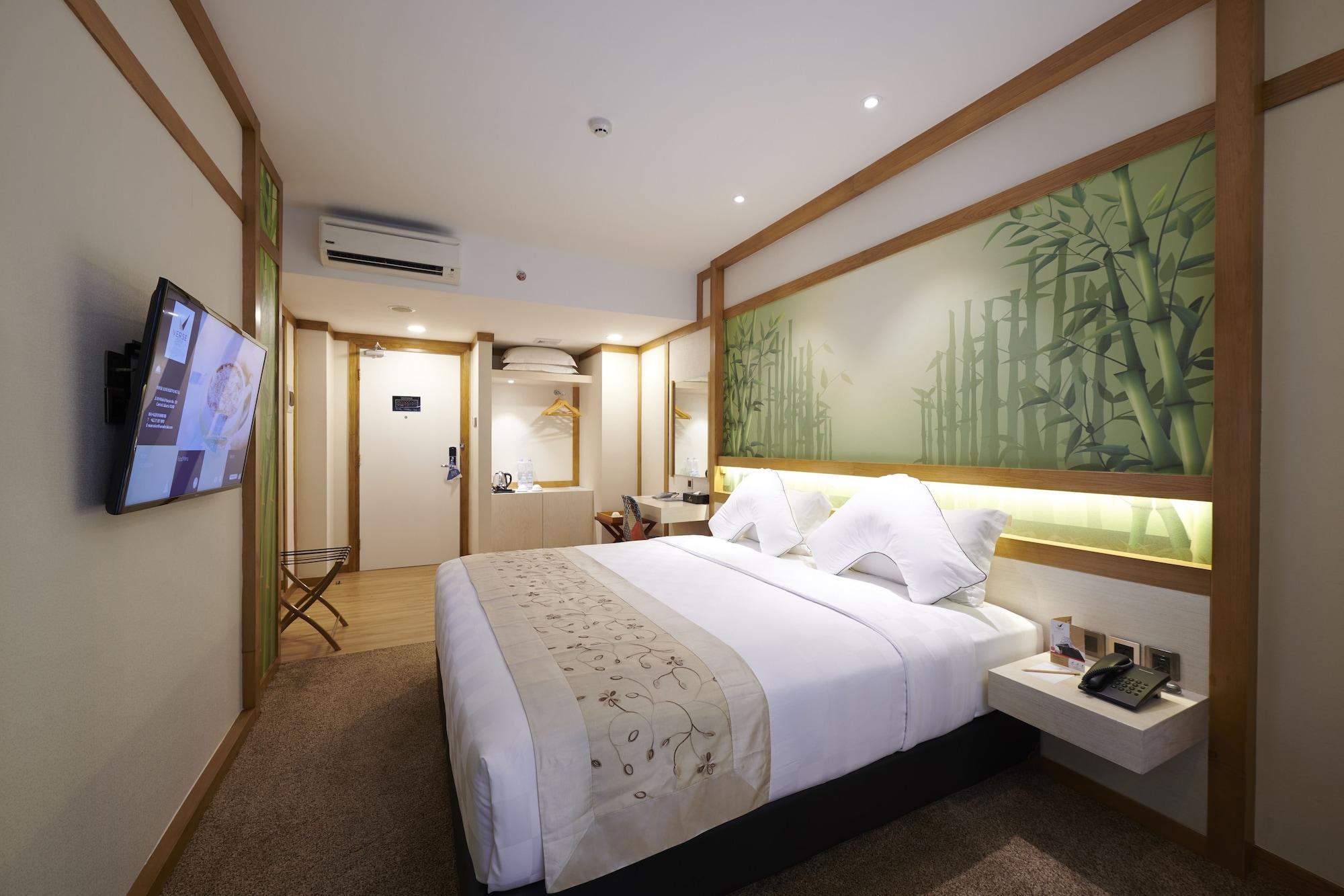 Verse Luxe Hotel Wahid Hasyim Jakarta Buitenkant foto