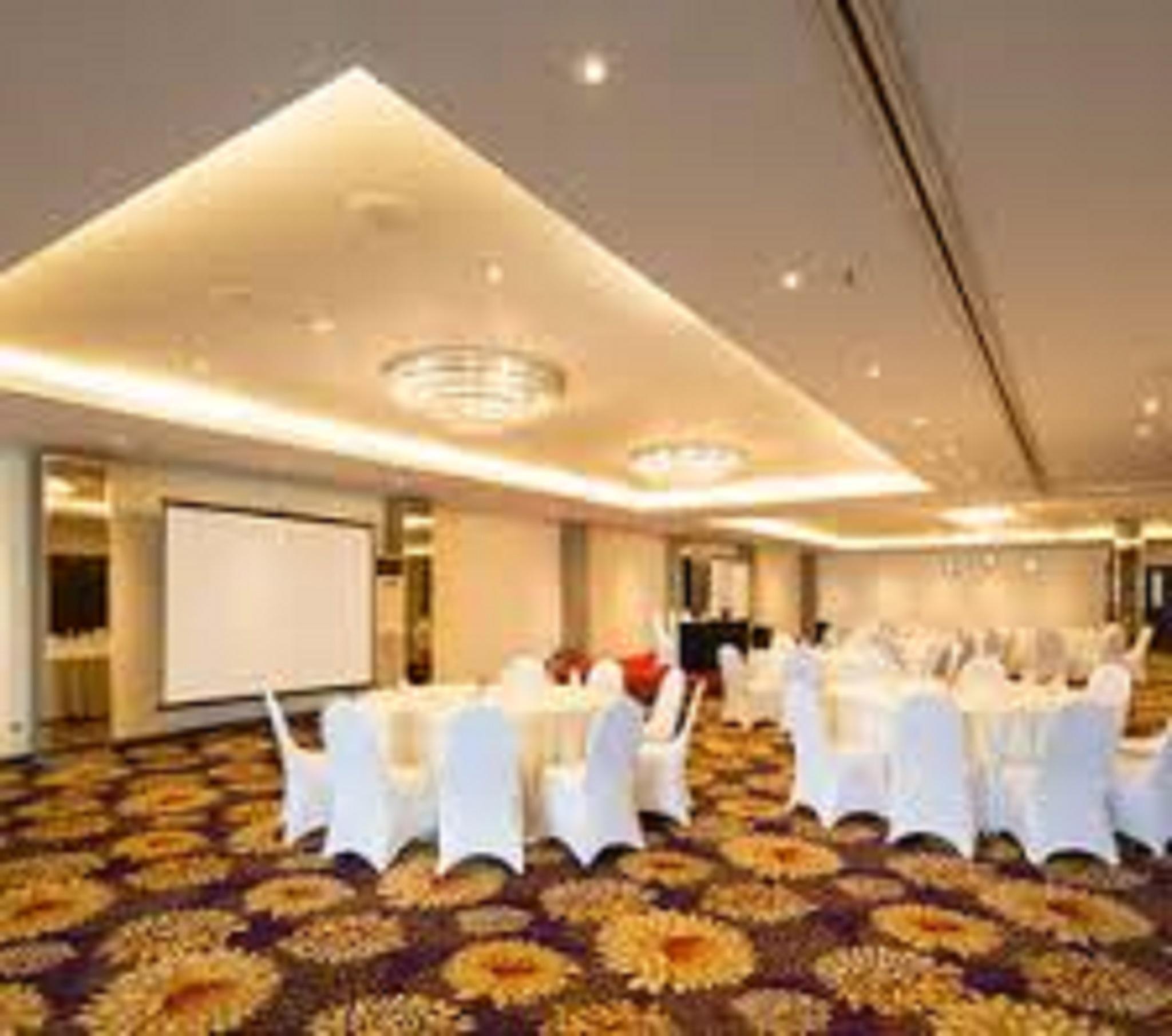 Verse Luxe Hotel Wahid Hasyim Jakarta Buitenkant foto