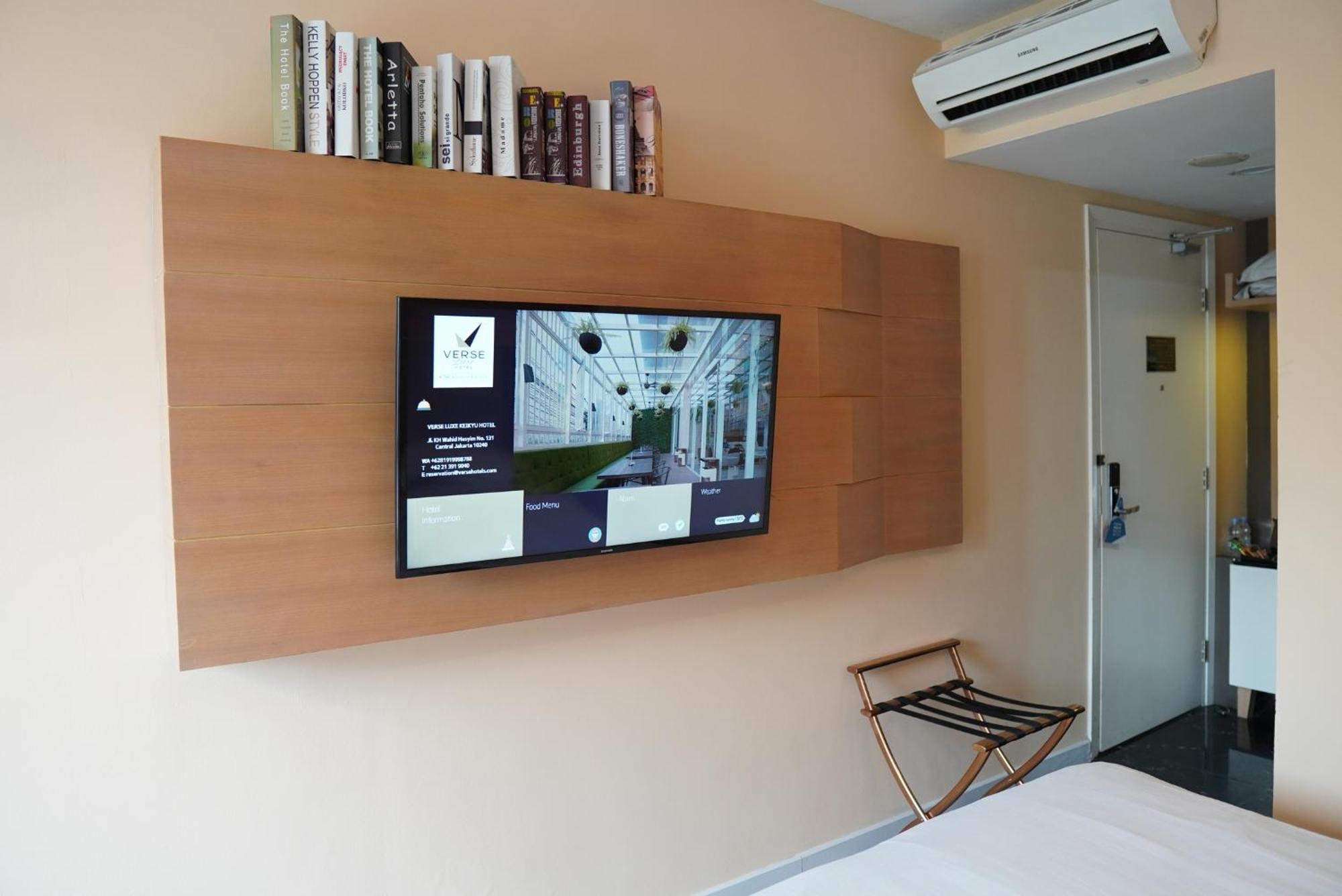 Verse Luxe Hotel Wahid Hasyim Jakarta Buitenkant foto