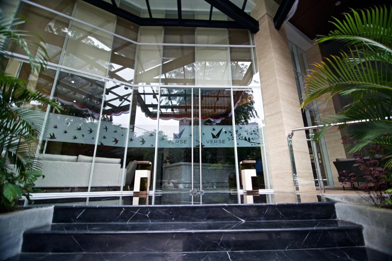 Verse Luxe Hotel Wahid Hasyim Jakarta Buitenkant foto