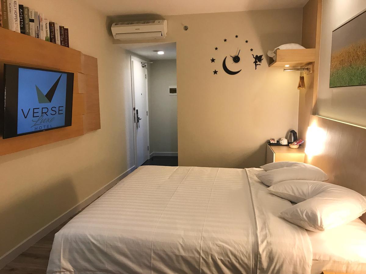 Verse Luxe Hotel Wahid Hasyim Jakarta Buitenkant foto
