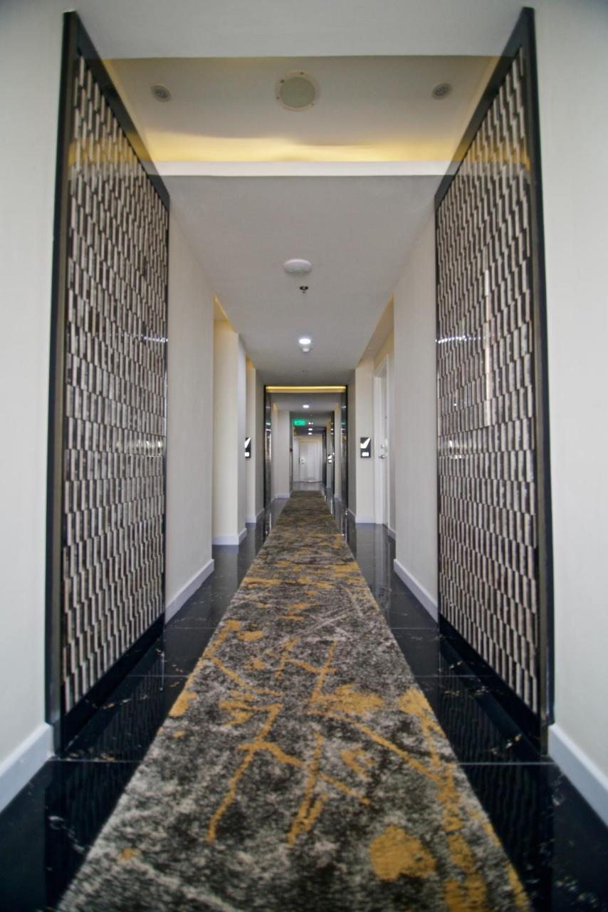 Verse Luxe Hotel Wahid Hasyim Jakarta Buitenkant foto