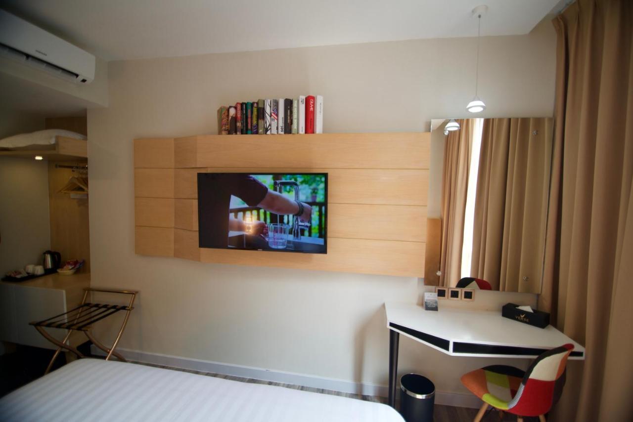 Verse Luxe Hotel Wahid Hasyim Jakarta Buitenkant foto
