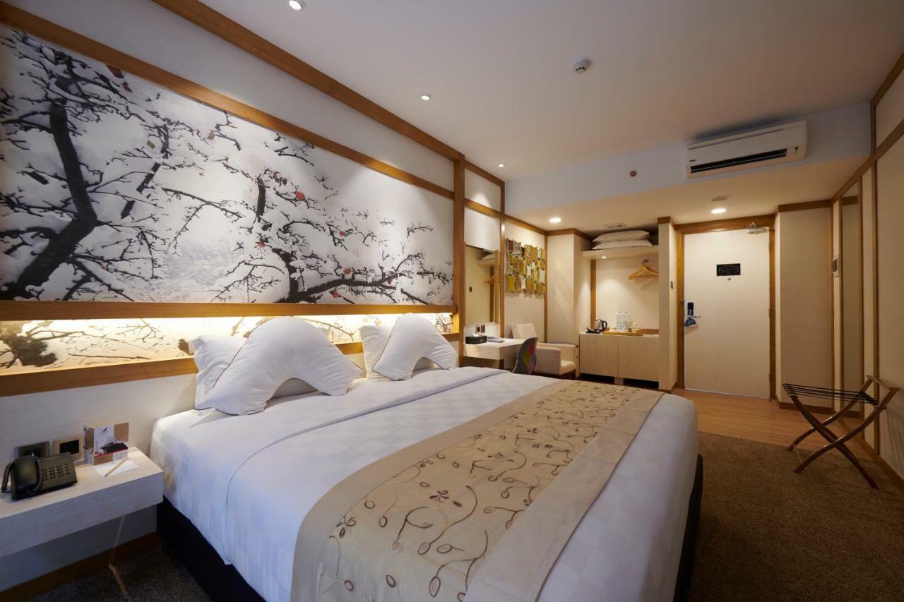 Verse Luxe Hotel Wahid Hasyim Jakarta Buitenkant foto